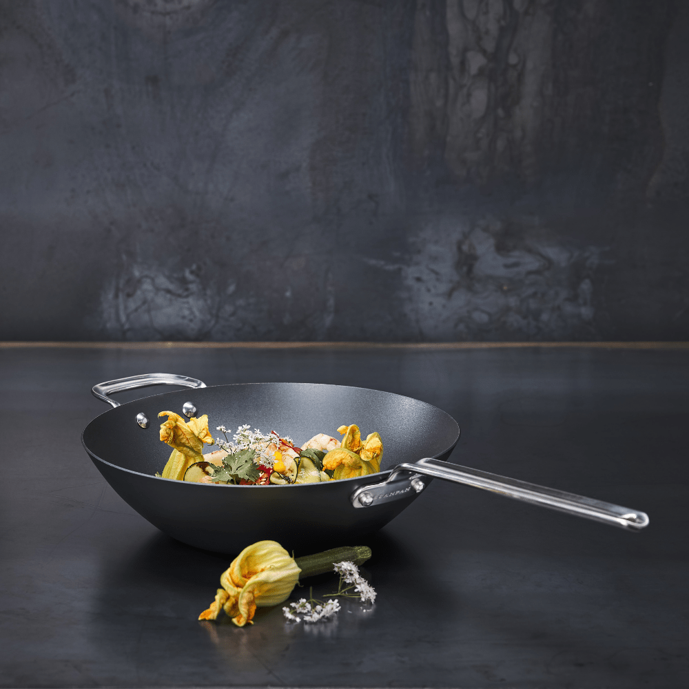 SCANPAN UK SCANPAN Black Iron 30cm Wok